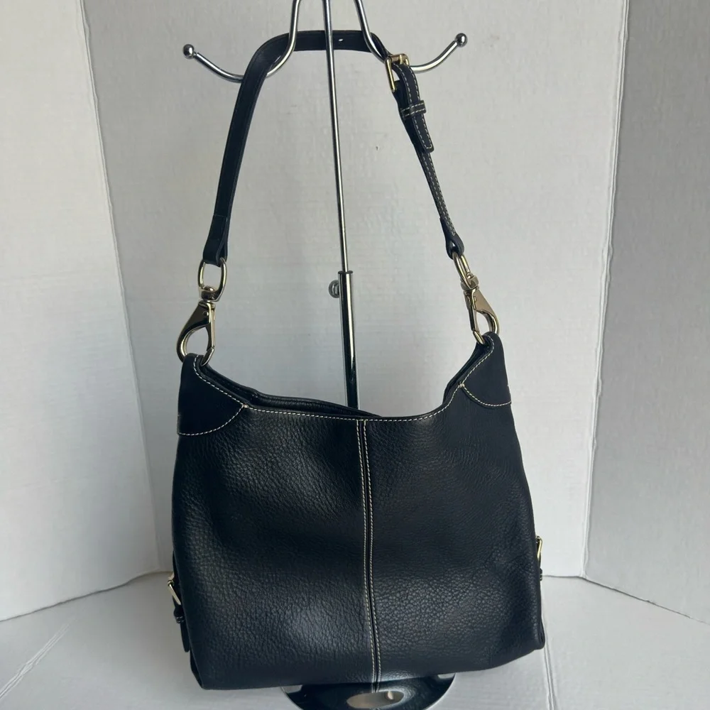 Dooney & Bourke || Black Shoulder Bag Purse gold Tone hardware pebbled